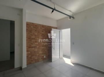 Casa · 52m² · 2 Quartos · Casa fundos, de 52 m², com 2 quartos próximo ao Metrô Penha.