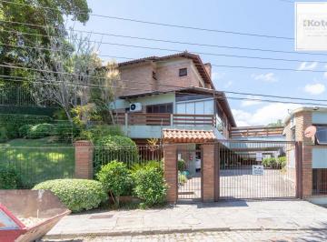 Casa · 204m² · 3 Quartos · 2 Vagas · Casa em condomínio fechado para venda no bairro Jardim Isabel, com aproximadamen