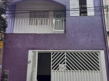 Casa · 2 Quartos · Excelente sobrado pra venda