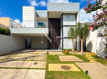 Casa · 310m² · 3 Quartos · 4 Vagas · Sobrado de Alto Padrão em Condomínio Fechado.