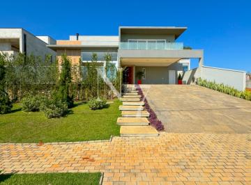 Casa · 430m² · 5 Quartos · 3 Vagas · Linda Casa em Condomínio Fechado !