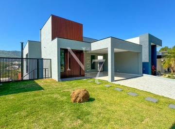 Casa · 250m² · 3 Quartos · 2 Vagas · Sobrado NOVO em condomínio com vista para as montanhas!