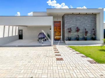 Casa · 262m² · 3 Quartos · 2 Vagas · Linda Casa em Condomínio Fechado !