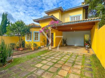 Casa · 323m² · 3 Quartos · 4 Vagas · Sobrado em bairro nobre em Atibaia.