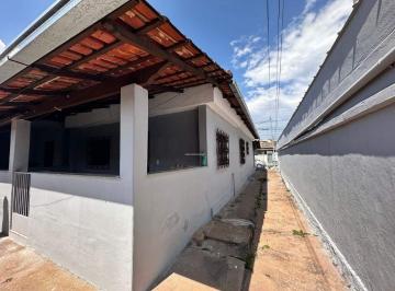 Casa · 220m² · 4 Quartos · 2 Vagas · Casa no Vila Tavares com ótima localização