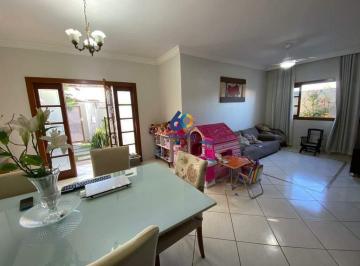 Casa · 182m² · 3 Quartos · 2 Vagas · Casa Duplex, 3 quartos, sendo 1 suíte, área gourmet e piscina - Itabepussu/Guarapari