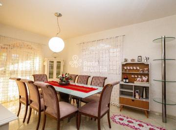 Casa · 400m² · 6 Quartos · 8 Vagas · SMSE - Casa com 6 quartos - 2 suítes - 6 vagas - aceita permutar - Samambaia Sul