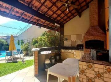 Casa · 225m² · 3 Quartos · 3 Vagas · Casa com 3 quartos à venda 255m  Churrasqueira Piscina e 3 vagas