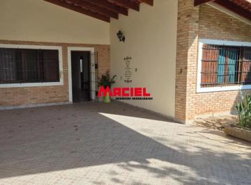 Casa · 216m² · 3 Quartos · 4 Vagas · Ótima oportunidade em Caraguatatuba, casa de 216 m², no Bairro Indaiá.