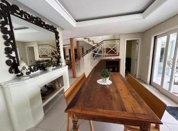 40608_iFBom31x5v5hkY4495834_4060868ffd7580e00e.jpg · Casa com 5 Suítes no bairro Lagoa da Conceição