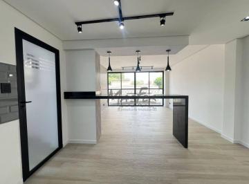 535b1c47ed93a43357cef309db3021d5d65847d0 · Apartamento reformado, com living para 2 ambientes, cozinha integrada, varanda, 2 dormitórios, 2 ban