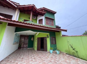 Casa de 3 quartos, Itanhaém · Casa porteira Fechada lado praia 03 quartos a poucos metros do mar