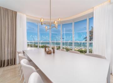 Apartamento de 4 quartos, Itajaí · APARTAMENTO FRENTE MAR NA PRAIA BRAVA PARA LOCAÇÃO/ALUGUEL ANUAL