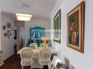 Apartamento · 70m² · 2 Quartos · 1 Vaga · Lindo apartamento com 2 dormitórios, sacada e 1 vaga em Indianópolis