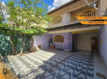 Casa de 4 quartos, Samambaia · Excelente Sobrado na QR 404 Samambaia Norte