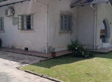 202510281401245576.jpg · Casa para Locação em Blumenau, Vorstadt, 3 dormitórios, 1 suíte, 2 banheiros, 2 vagas