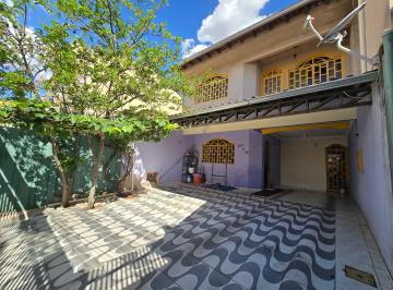 Casa de 4 quartos, Samambaia · Excelente casa de 3 pavimentos (Sobrado) na QR 404 Samambaia Norte / DF