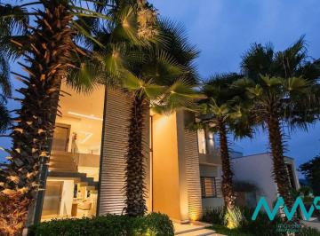 Casa · 944m² · 4 Quartos · 9 Vagas · Alphaville 1 - Casa de Alto Padrão Próxima a Portaria