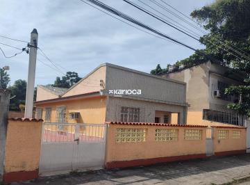 Casa Venda 360m² de 3 quartos · Casa de rua, linear, 3 quartos, quintal, próxima ao comércio e fácil acesso.