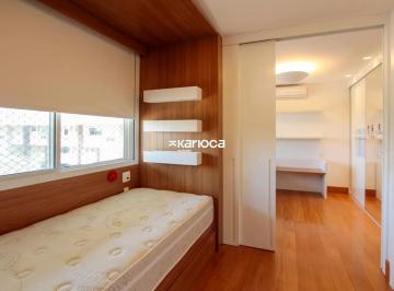 Apartamento Venda de 4 quartos · Maravilhoso e super reformado 4 quartos 2 suítes Orla da Barra
