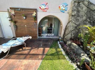 Esta elegante casa está localizada no renomado Condomínio Jardim Lagoa Mar Norte · Luxuosa casa na Barra da Tijuca