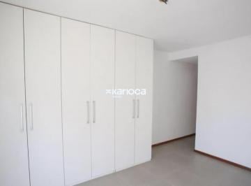 Esta propriedade possui uma excelente banheira de hidromassagem, ideal para rela · Casa em condomínio reservado na Freguesia