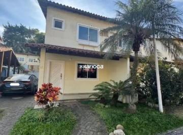 Descubra o conforto e a segurança de viver em uma casa arejada e espaçosa, local · Casa Duplex 3 Quartos em Condomínio Fechado no Pechincha 103m , Lazer Completo!