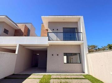 Casa · 151m² · 3 Quartos · 2 Vagas · Sobrado com ótimo acabamento na Barra do Sai á 290 metros da praia em Itapoá/SC