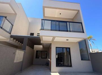 Casa · 131m² · 3 Quartos · 2 Vagas · Excelente sobrado á 300 metros da praia na Barra do Sai em Itapoá/SC
