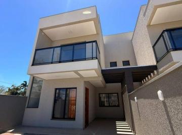 Casa · 131m² · 3 Quartos · 2 Vagas · Sobrado de alto padrão com 03 suítes a 300 metros da praia na Barra do Sai em Itapoá/SC