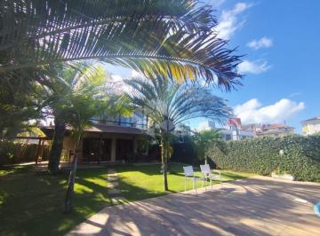 Casa · 240m² · 4 Quartos · 1 Vaga · Casa residencial mobiliada 240M² 4 suítes e piscina no Rio Tavares – Florianópolis