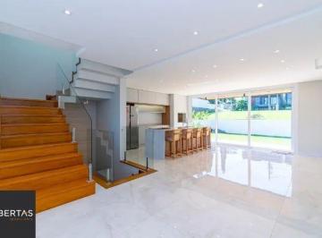 Casa · 250m² · 3 Quartos · 2 Vagas · Casa à venda - no Centro
