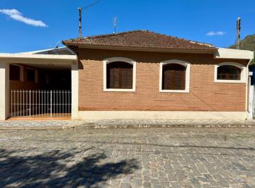 Casa , São Bento do Sapucaí · Casa térrea no centro de São Bento do Sapucaí – excelente localização!