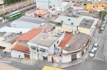 Comercial · 590m² · 9 Quartos · 2 Vagas · Prédio com Lojas e Casas - Excelente Localização