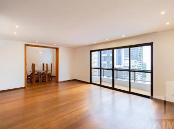 Apartamento · 155m² · 3 Quartos · 2 Vagas · Ótimo apartamento de três dormitórios sendo uma suíte com duas vagas em Pinheiros!