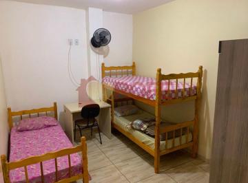 Casa · 250m² · 13 Quartos · 1 Vaga · Casa com 340m² muito bem localizada