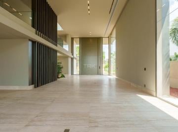 Casa · 1076m² · 4 Quartos · Nada aqui é exagero. Apenas a medida exata da grandeza.