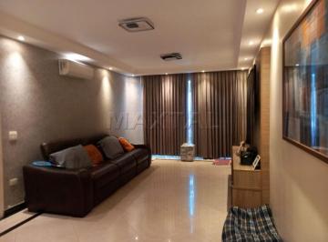 Casa · 300m² · 3 Quartos · 6 Vagas · Sobrado de 300m², 3 quartos com suite, closet, móveis planejados, churrasqueira, garagem 6 carros