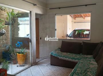 Casa · 250m² · 3 Quartos · 2 Vagas · Casa residencial com 3 quartos sendo 1 suíte disponível para venda no bairro Santa Rosa em Uberlândi