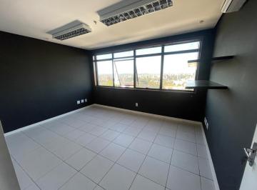 Casa · 43m² · 1 Quarto · 1 Vaga · ala comercial desocupada à venda no coração do bairro Boa Vista, em Porto Alegre, Rio Grande do Sul!
