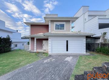 Casa · 299m² · 4 Quartos · 2 Vagas · Casa em Condomínio com 4 quartos no Córrego Grande, Florianópolis/SC
