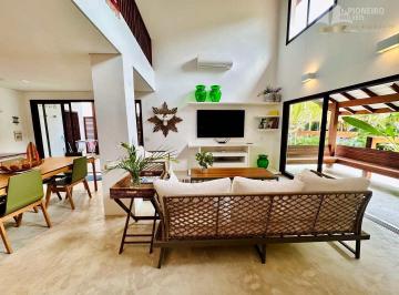 Casa · 188m² · 5 Quartos · 3 Vagas · Casa à venda em Camburi, disponível a 300 m da praia.