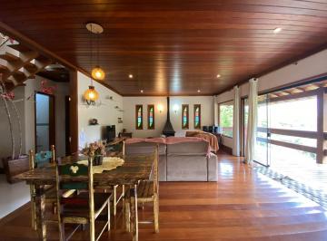 Casa · 230m² · 4 Quartos · 3 Vagas · Casa Alto Padrão em Araras, Petrópolis/RJ