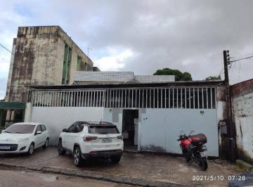 1cd4f5236415a897c7e5970cb2e980573270f1c2 · Casa de 350m² à venda, com 4 quartos (1 suíte), localizada no Zumbi, Recife - Pernambuco.