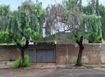 Casa · 245m² · 3 Quartos · 2 Vagas · Casa Padrão em Araraquara