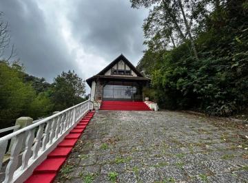 202510291008455108.jpg · Casa para Venda em Petrópolis, Centro, 8 dormitórios, 5 suítes, 8 banheiros, 20 vagas