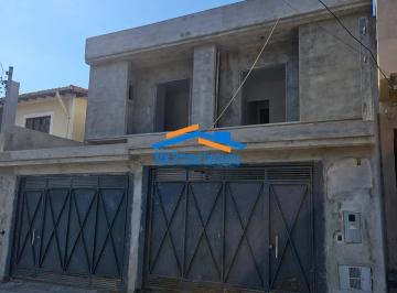 Casa · 140m² · 4 Quartos · 1 Vaga · Casa com 3 quartos sendo 3 suítes e 2 vagas de garagem.
