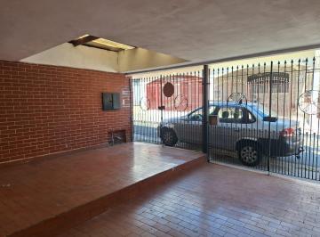 Casa · 170m² · 3 Quartos · 2 Vagas · Vendo/Alugo Sobrado com 3 dormitórios e 2 vagas de garagem