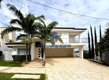Casa · 380m² · 3 Quartos · 6 Vagas · Casa mobiliada à venda, com 3 suítes sendo 2 master, 3 vagas cobertas e 3 vagas descobertas, terreno