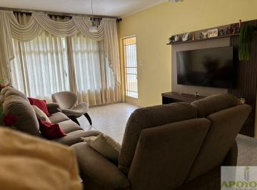 Casa · 200m² · 3 Quartos · 5 Vagas · Excelente Casa Térrea com Edícula à Venda no Campo Grande!